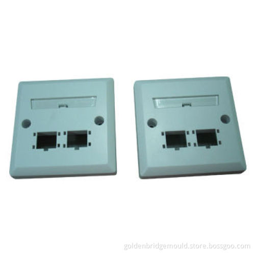 Plastic injection mold for interwork cable socket